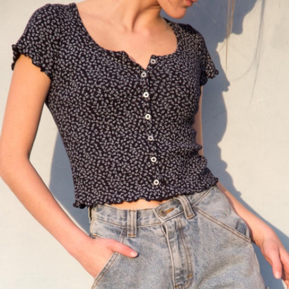 Brandy Melville Zelly Ruffle Top